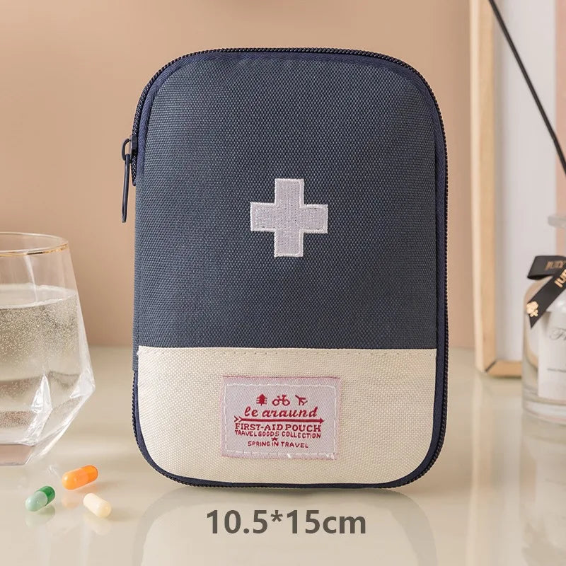 First Aid Kit Designed with Various Colors + a Cross Logo, Includes Multi-Size Sets Suitable for Different Scenarios: the Large Size Can Store Basic Medicines and Emergency Tools, Suitable for Family Use; the Medium and Small