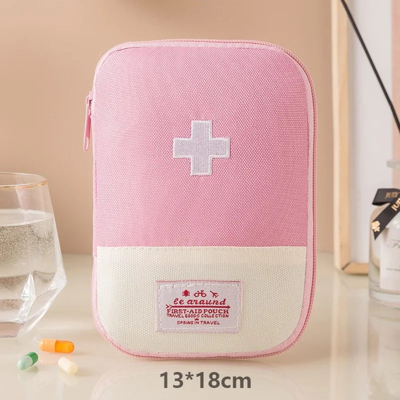 First Aid Kit Designed with Various Colors + a Cross Logo, Includes Multi-Size Sets Suitable for Different Scenarios: the Large Size Can Store Basic Medicines and Emergency Tools, Suitable for Family Use; the Medium and Small